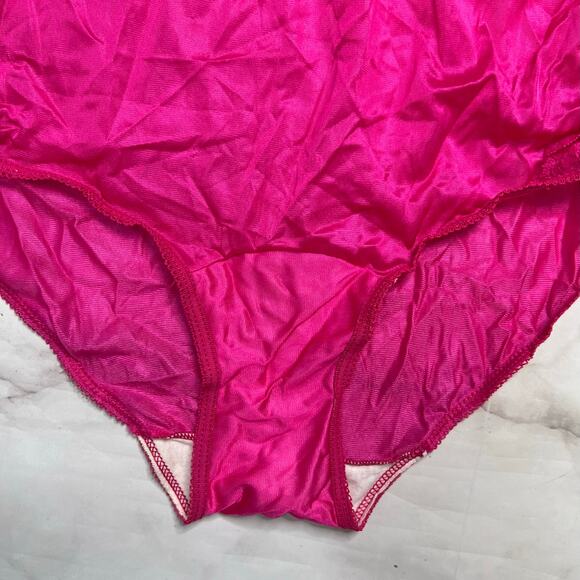 Vintage Vanity Fair Lace Side Mushroom Briefs Star Ruby Pink New Size 5 Sheer - Picture 3 of 5